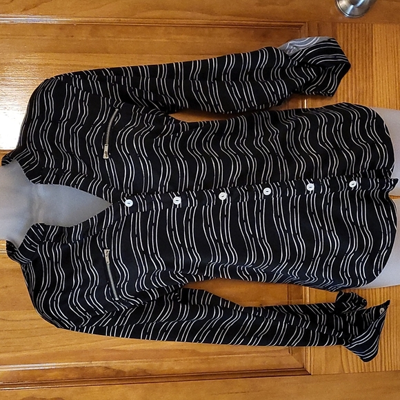 Black button down Blouse size S - Picture 1 of 2